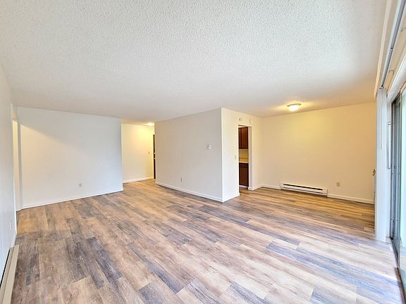 4th image of 704 S Adams St #211