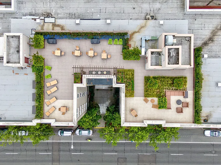 TraVigne on Eleventh Avenue — Photo 22