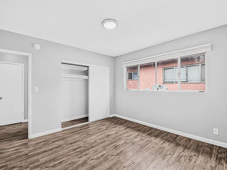 10227 S. 10th Ave. — Photo 25