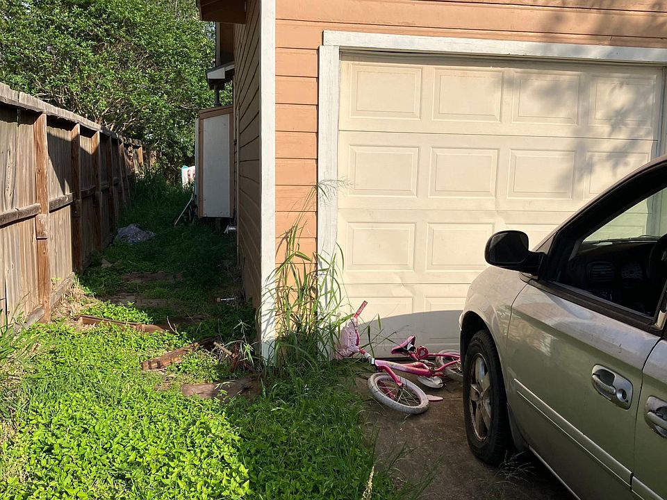 2nd image of 4330 Cambridge Dr