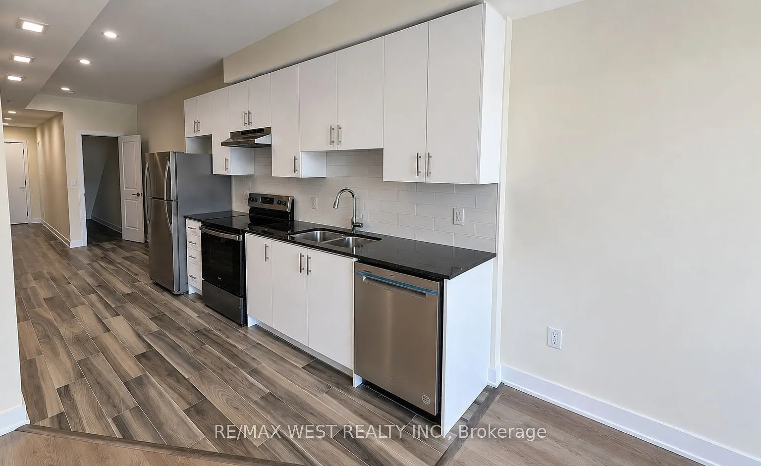 2 bed, $2,350 — Photo 3