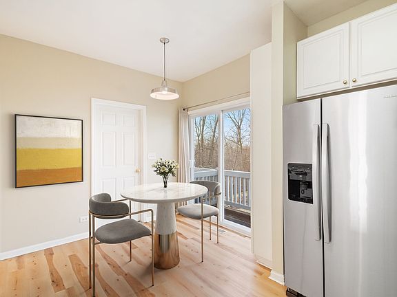 Large eat in kitchen with all stainless steel appliances