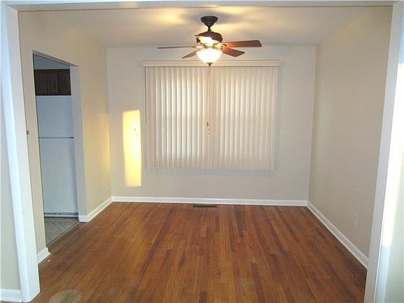 Spacious dining room leads to the kitchen