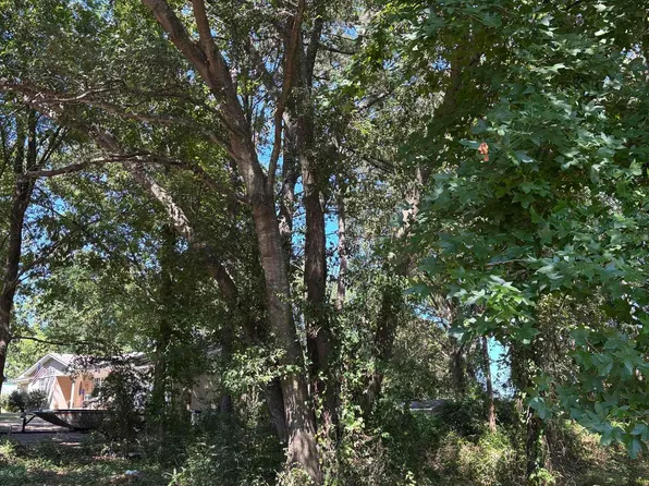 Castelberry St, Nashville, AR 71852