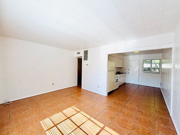 5th image of 2523-2533 E Edison St #2525
