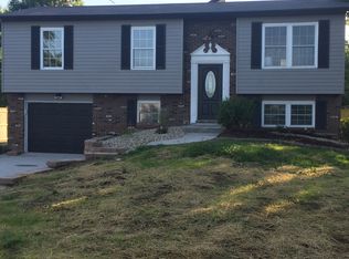 6018 Roach Rd, Godfrey, IL 62035