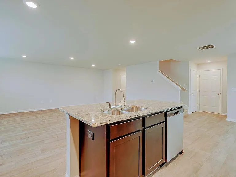 128 Echline St — Photo 12