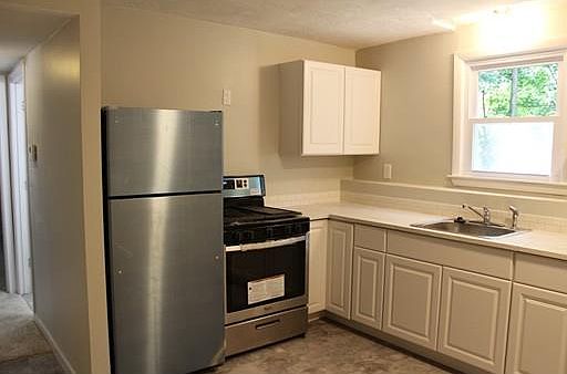 2nd image of 41 Davis Ave APT 1