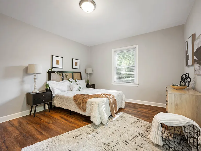 5245 E Market St — Photo 11