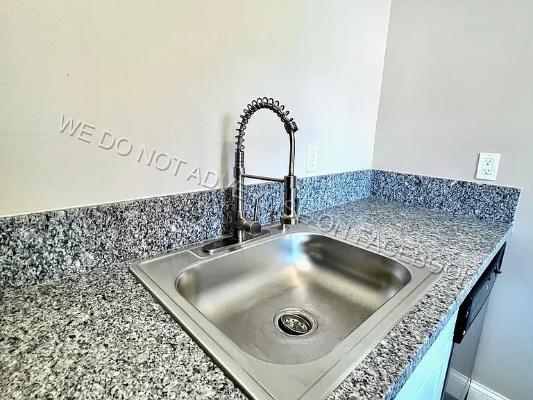 2811 Venus St — Photo 12