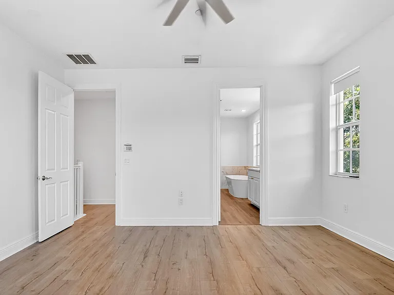 2502 N Dixie Hwy #32 — Photo 36