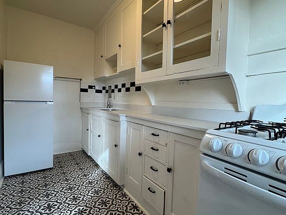 2nd image of 1305 E Denny Way APT 107