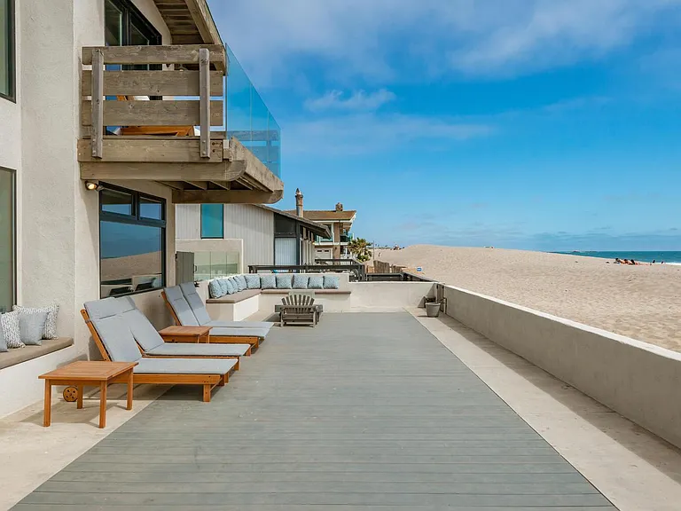 Beach front deck and seating areas