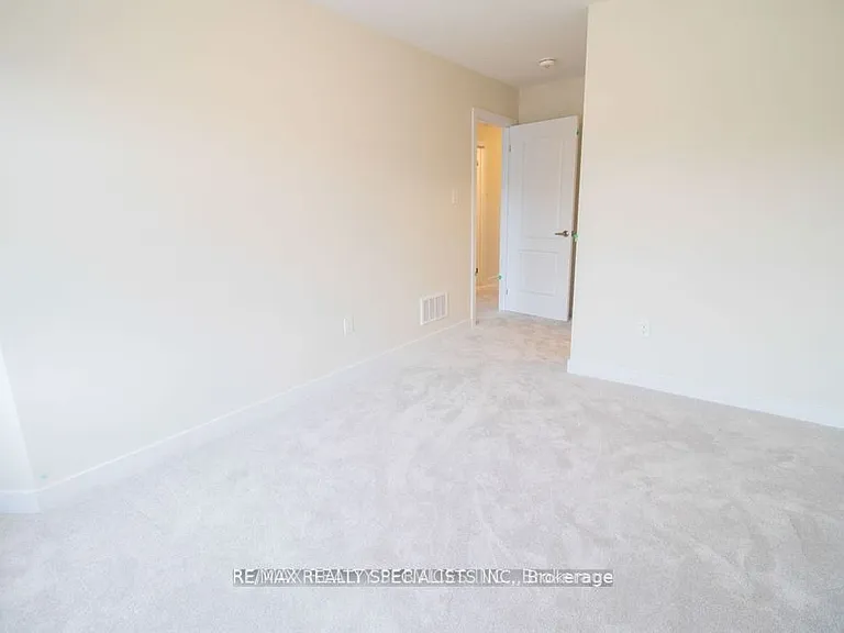 22 Keelson St — Photo 11