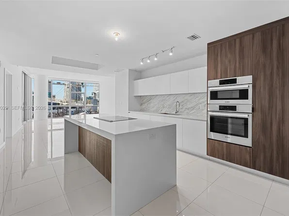 851 NE 1st Ave, Miami, FL