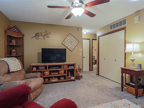 5th image of 304 Gardengrove Way