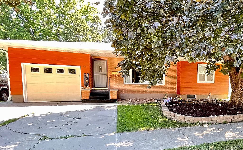 1148 Karen St, Watertown, SD 57201 Zillow