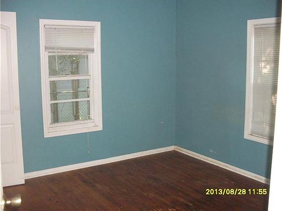 2nd image of 31 E Bay Blvd S