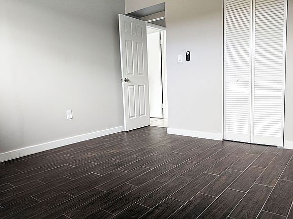 5th image of 17880 NE 9th Pl