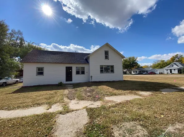 618 J St, Aurora, NE 68818