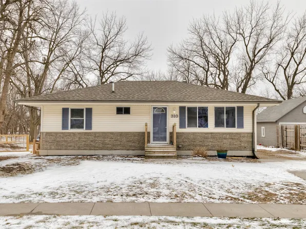 310 2nd St NW, Mitchellville, IA 50169