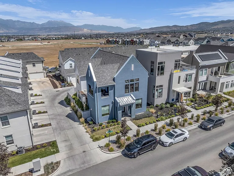 11609 S Dorian Dr — Photo 2