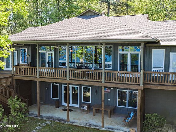 3rd image of 451 Hagan Rd