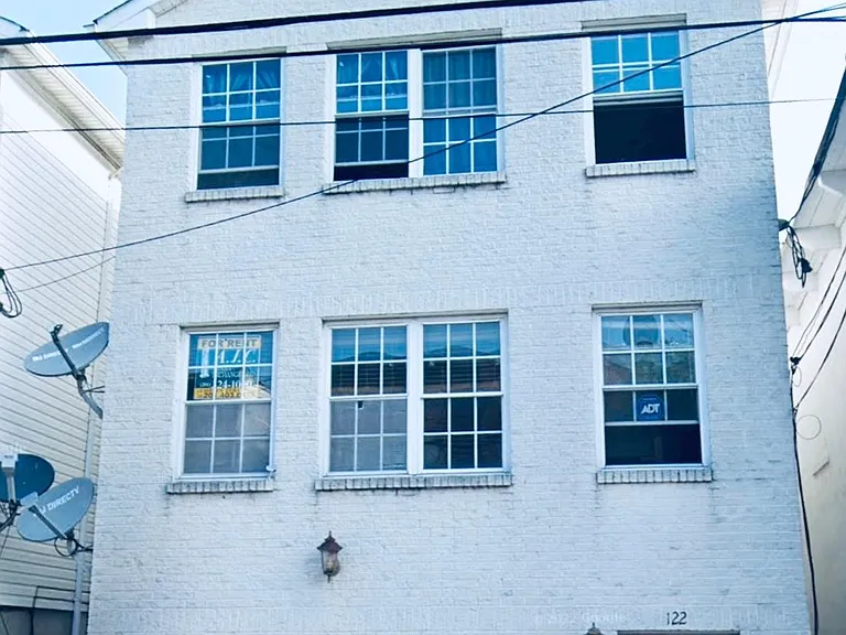 122 Logan Ave #1 — Photo 1