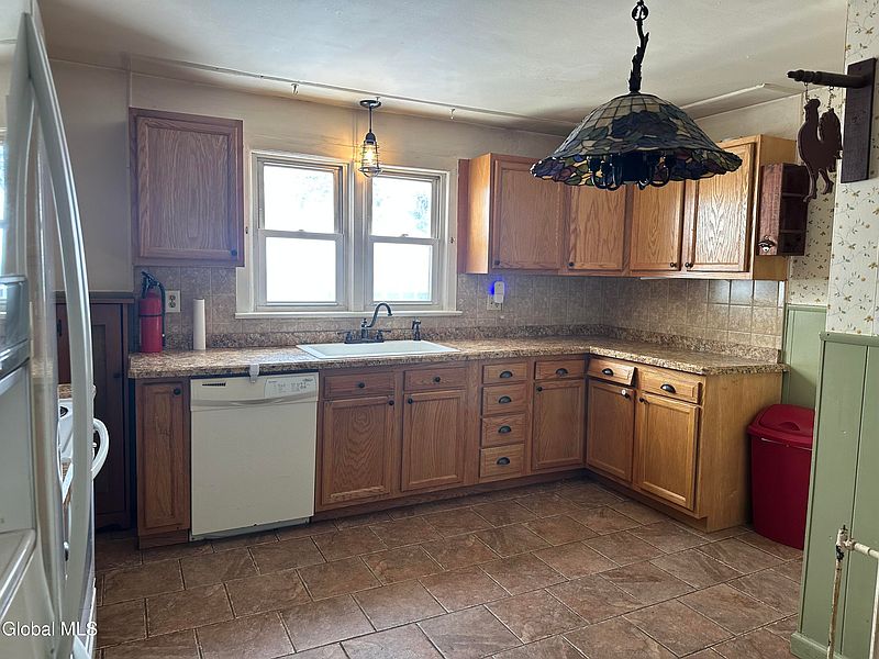 4th image of 1710 Norfolk Avenue