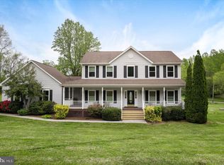 9563 Elihu Hill Rd, Marshall, VA 20115