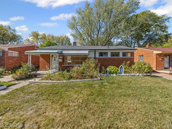 21961 Whitmore Ave, Oak Park, MI 48237