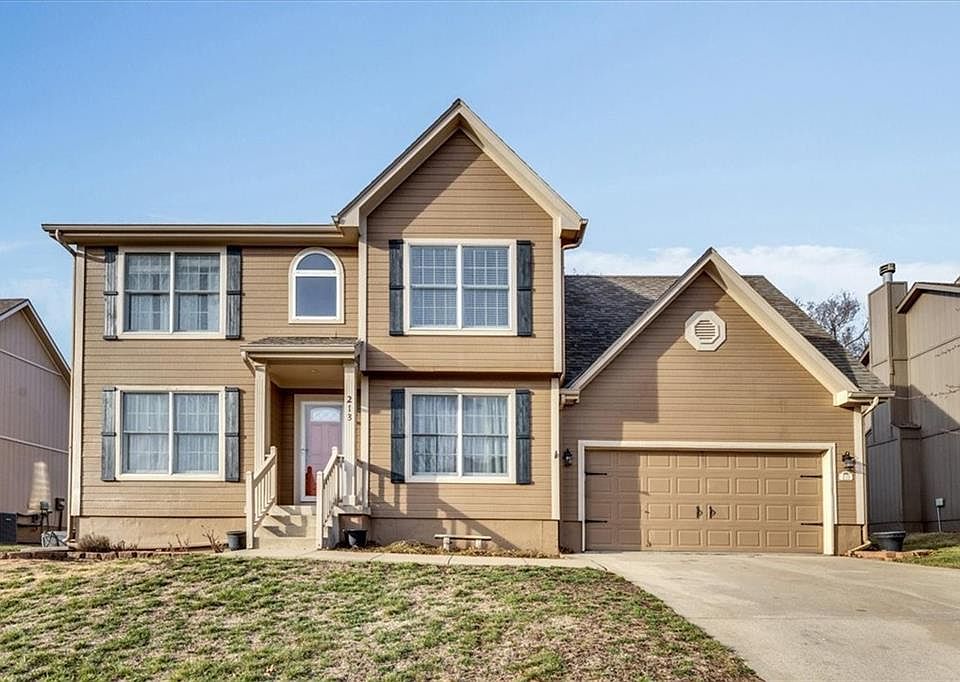 1st image of 213 NE Paseo Pl