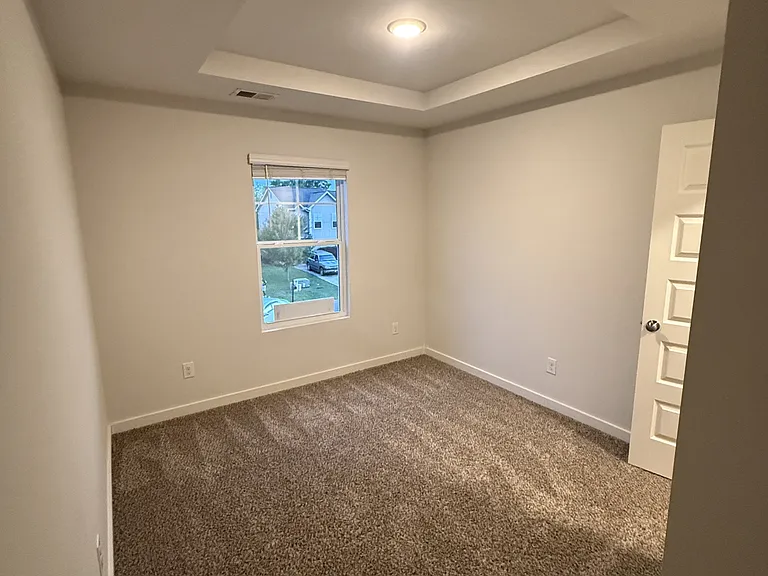 680 The Heights Ln — Photo 8