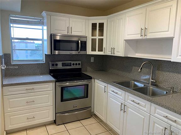 3rd image of 702 NW 87th Ave APT 402