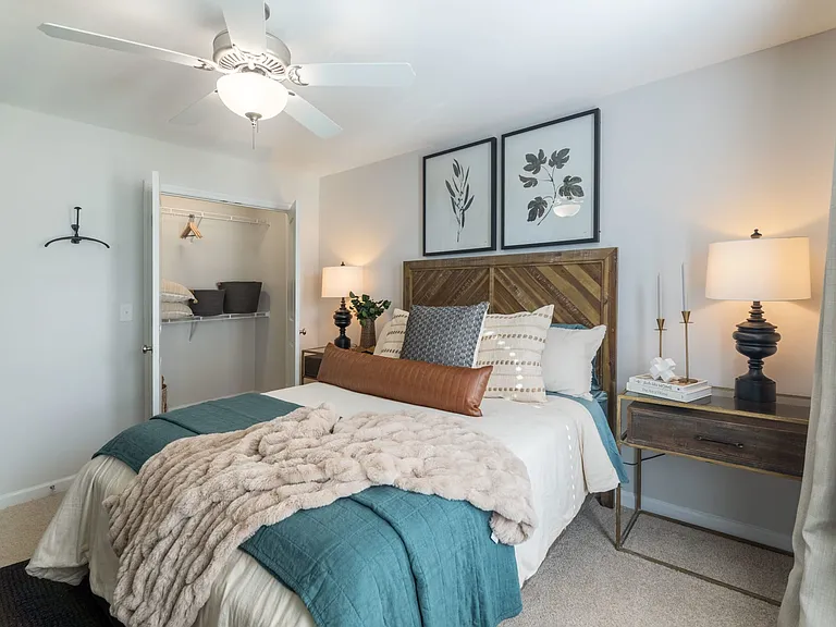 Luxe and Legends at Morganton Park Apartment Homes — Photo 30