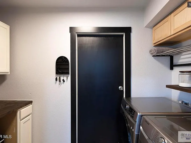 1684 Bing Crosby Dr — Photo 8