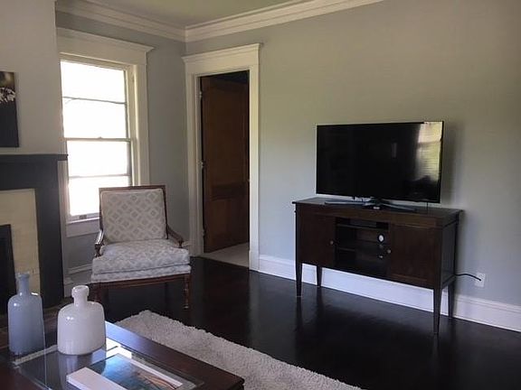 Comfy, upscale furniture. Smart TV with cable