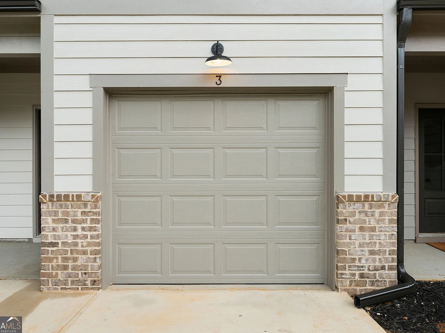 3 bed, 2.5 bath, 1572 sqft, $1,750 — Photo 3