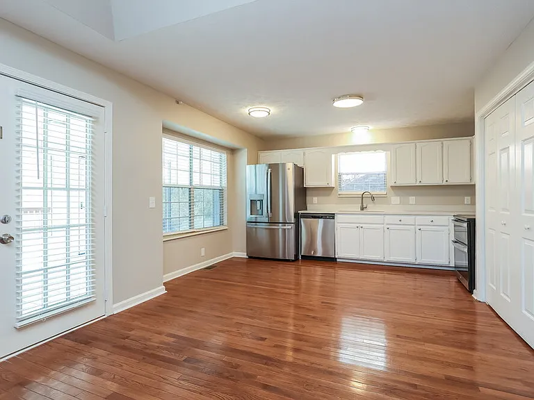 823 Neelys Chase Dr — Photo 6