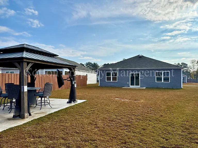 1114 Forest Glen Dr NE — Photo 29