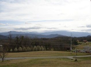 138 Ridge View Cir, Newport, TN 37821