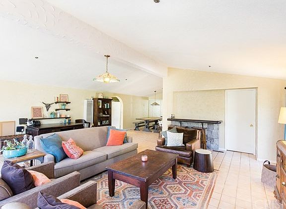 5th image of 38595 San Francisquito Canyon Rd