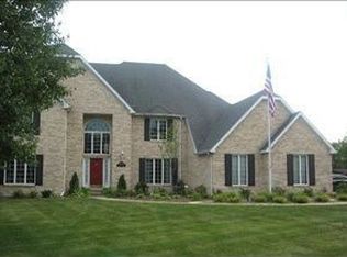 16123 Dorado Rd, Bloomington, IL 61705