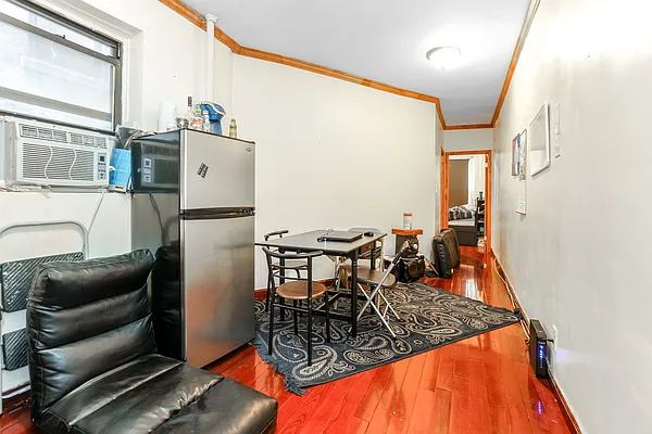 Rented by Bond New York | media 19