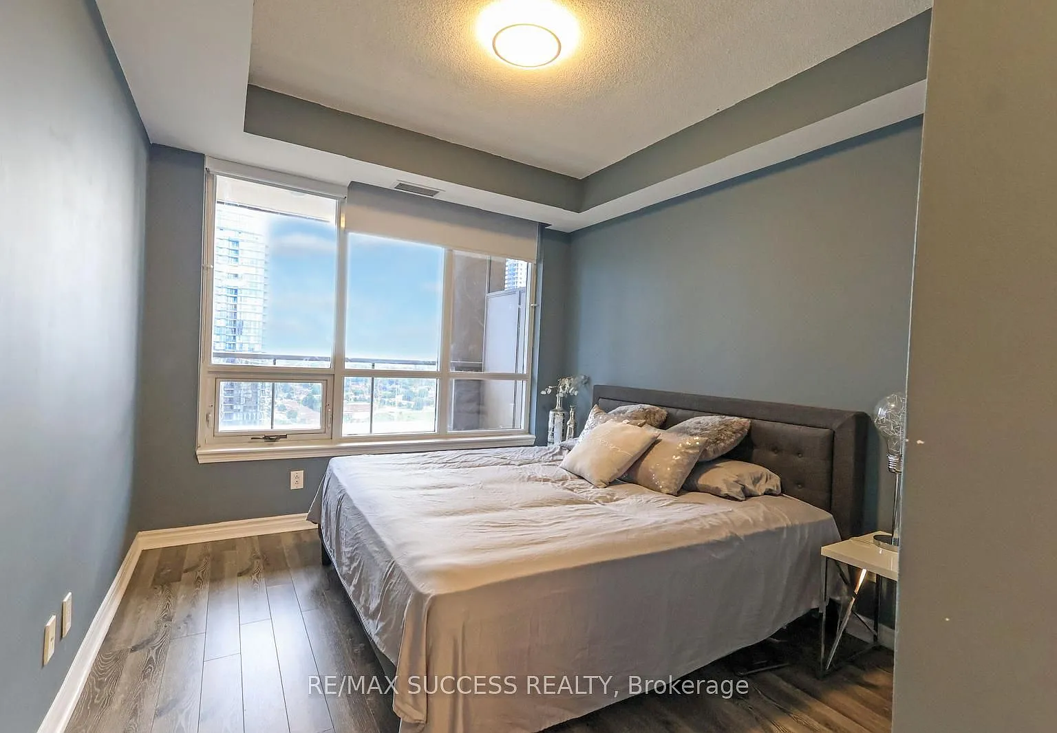 3 bed, $3,200 — Photo 2