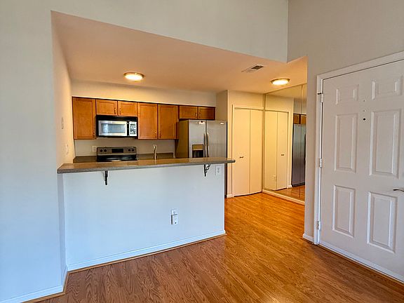 5th image of 8616 Beekman Pl Unit C