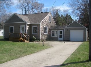 501 W Hile Rd, Norton Shores, MI 49441