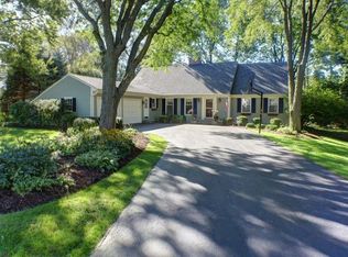 445 W Sunset Rd, Barrington, IL 60010