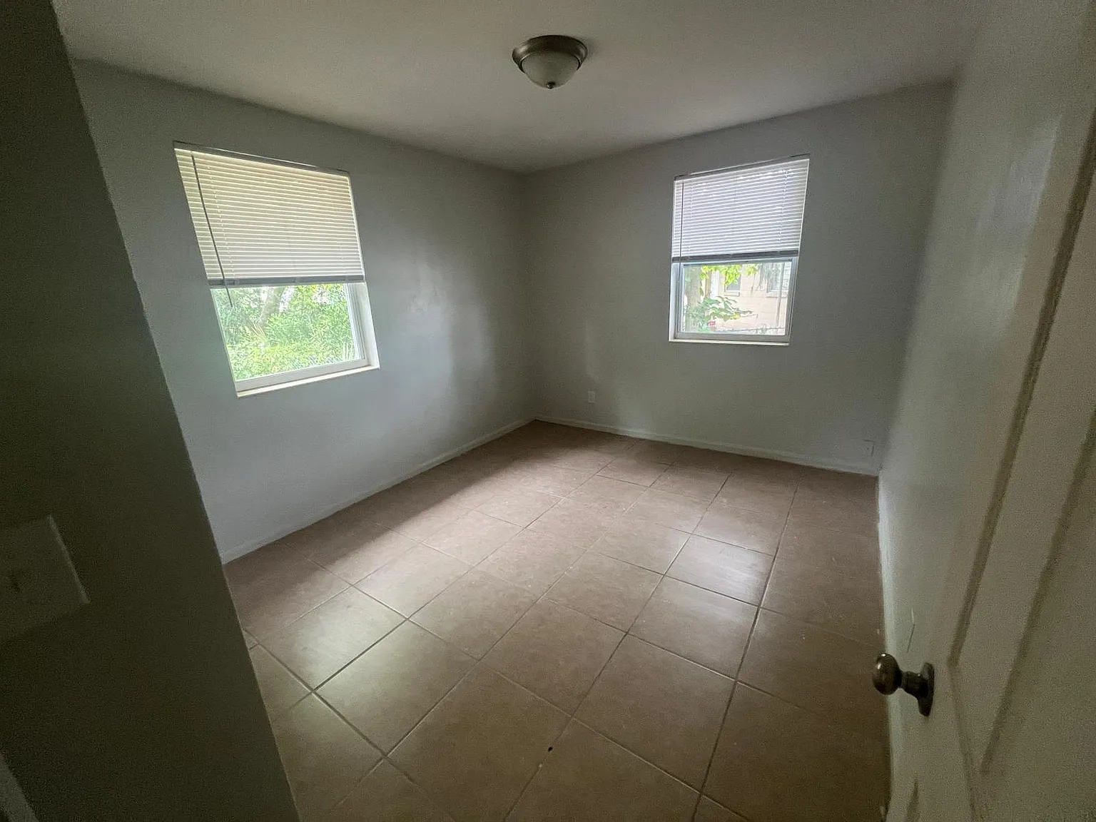 3 bed, 1118 sqft, $1,375 — Photo 2