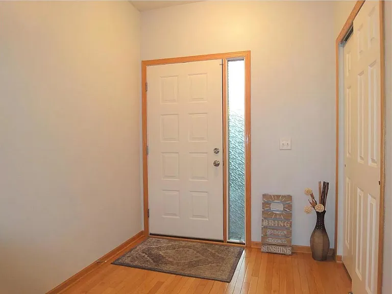 5094 Yuma Ln N — Photo 2